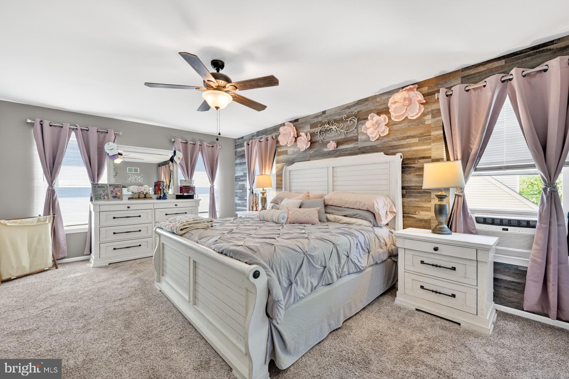 HUNTERS CROSSING - Residential