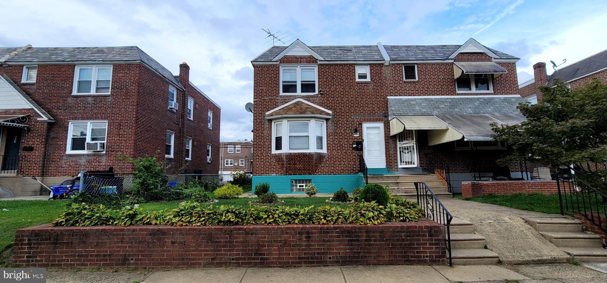 LAWNDALE - Residential Lease