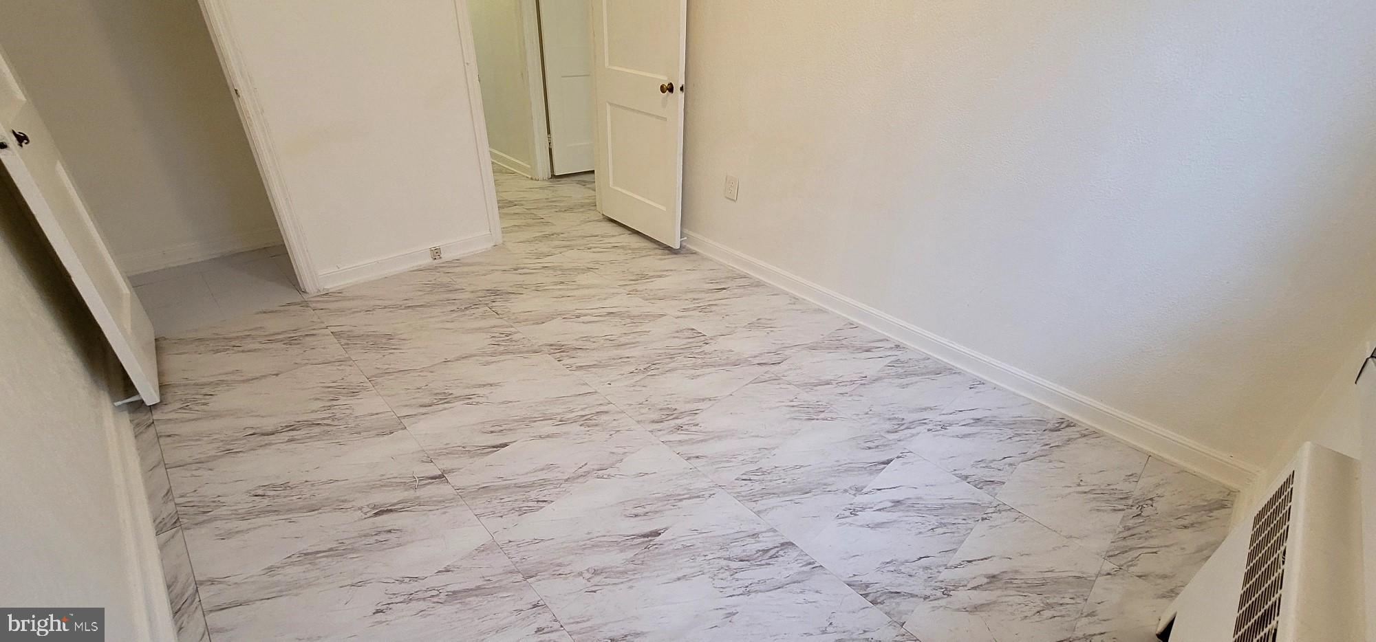LAWNDALE - Residential Lease