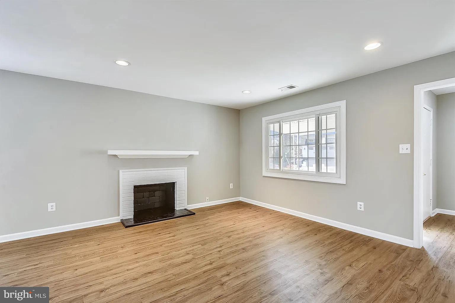PARKLAWN - Residential Lease