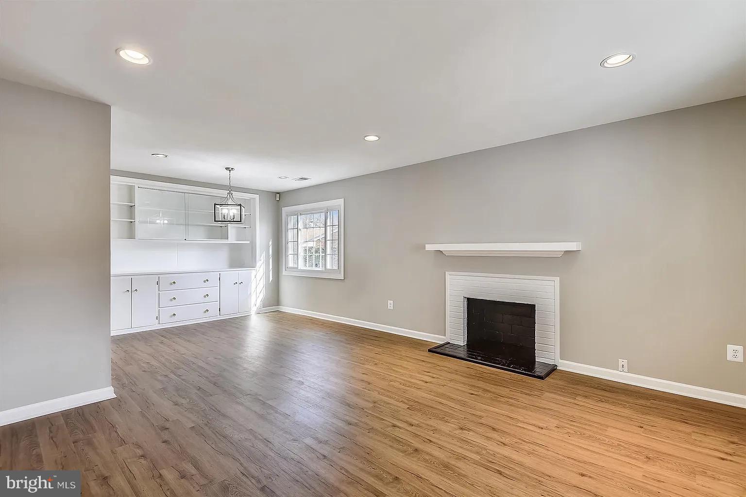 PARKLAWN - Residential Lease