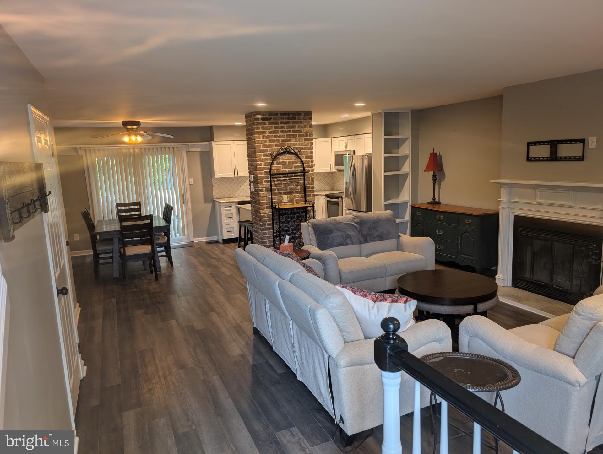PICKERING POINTE - Residential