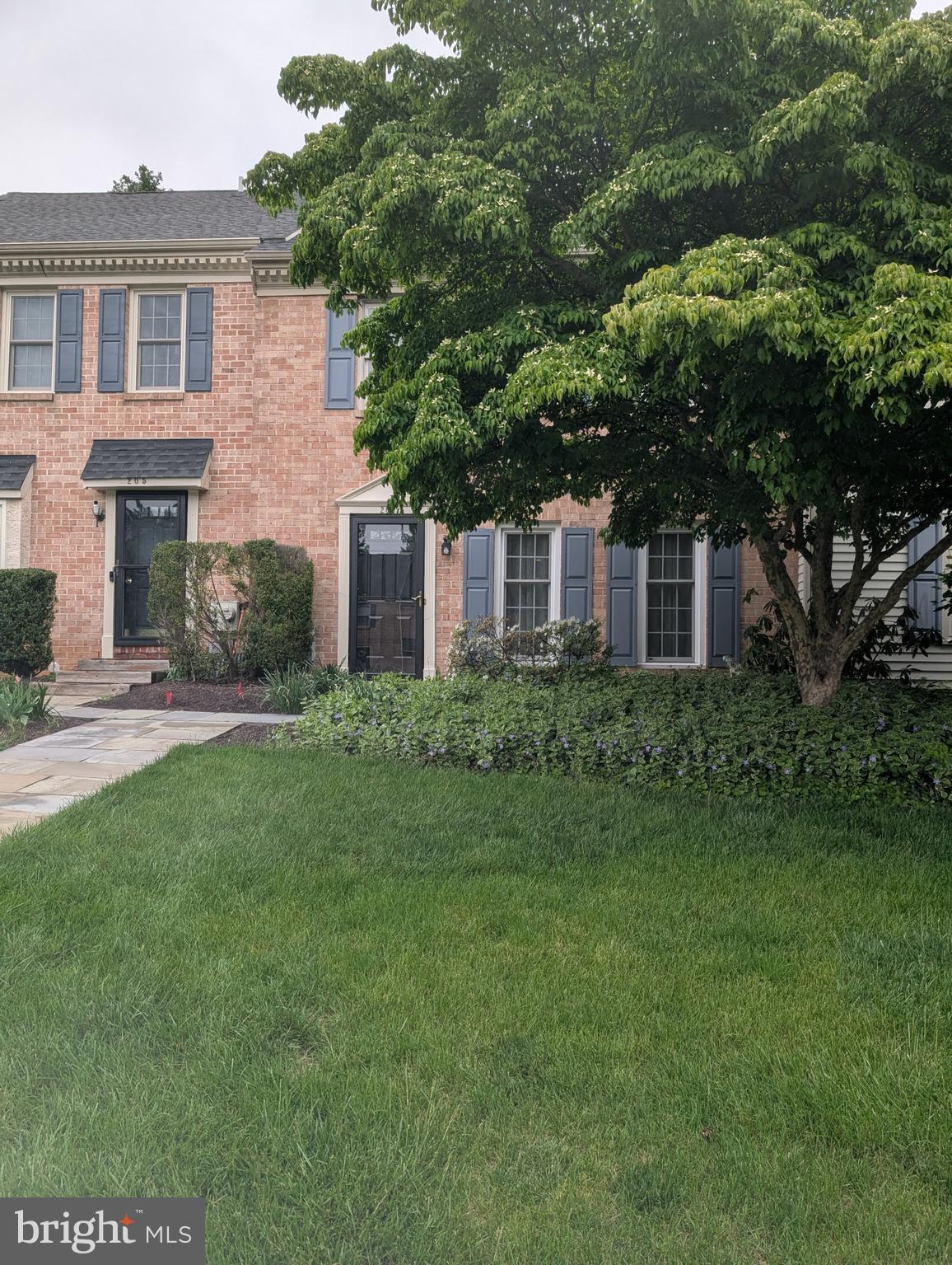 PICKERING POINTE - Residential