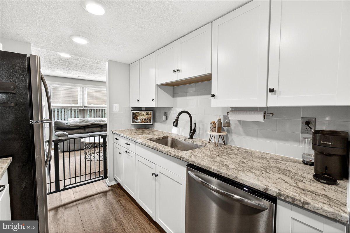 GLADE TOWN - Residential Lease
