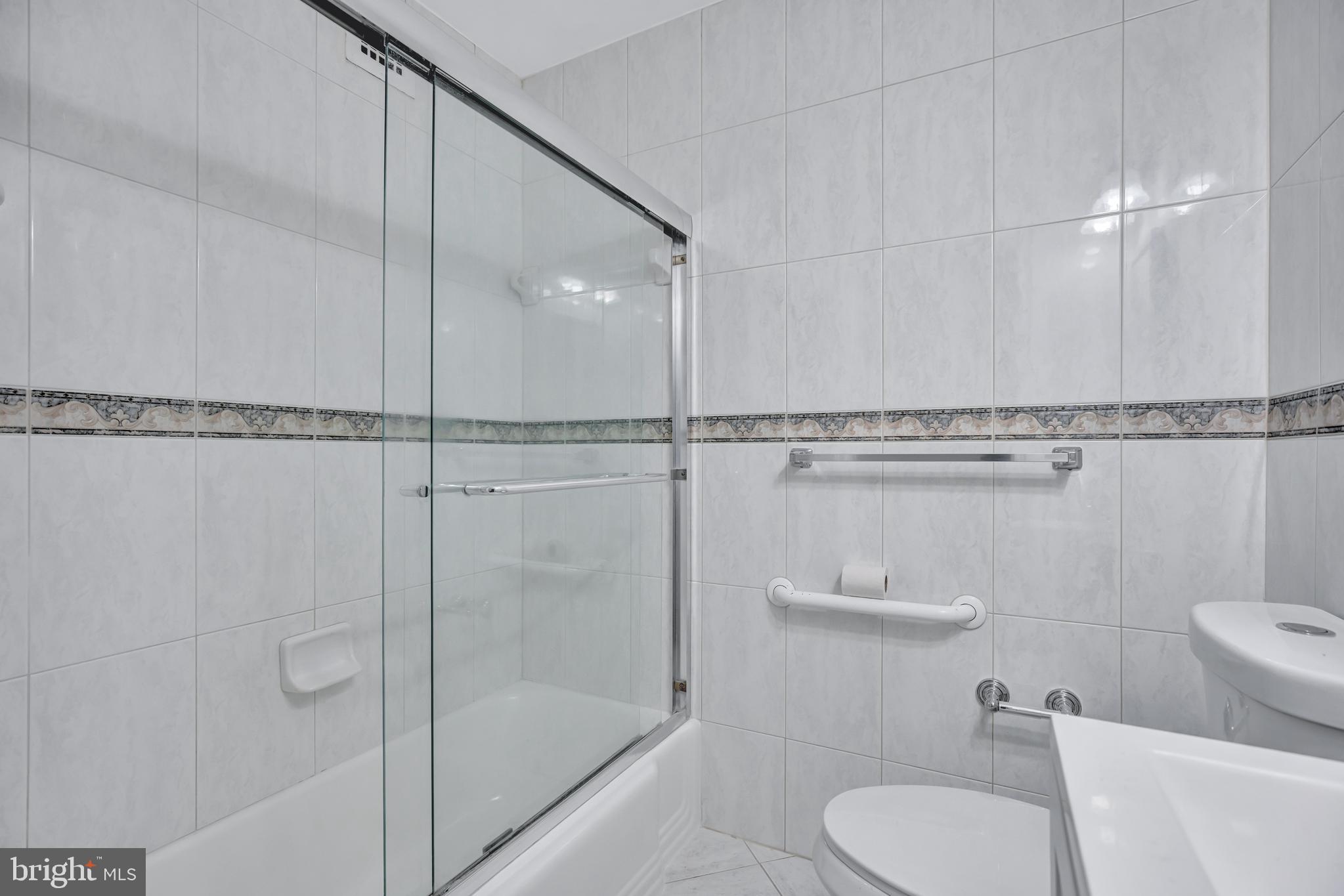 KENWOOD PLACE - Residential