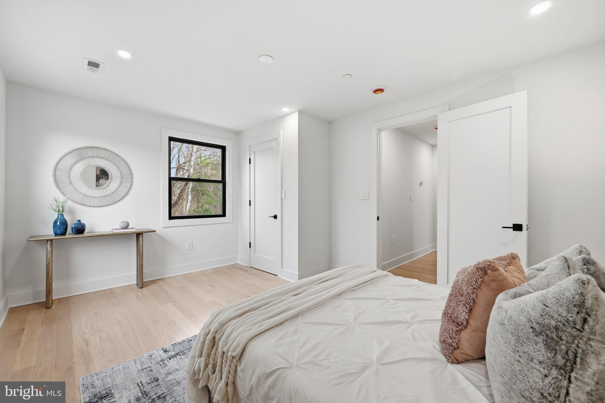 LOCUST HILL ESTATES - Residential