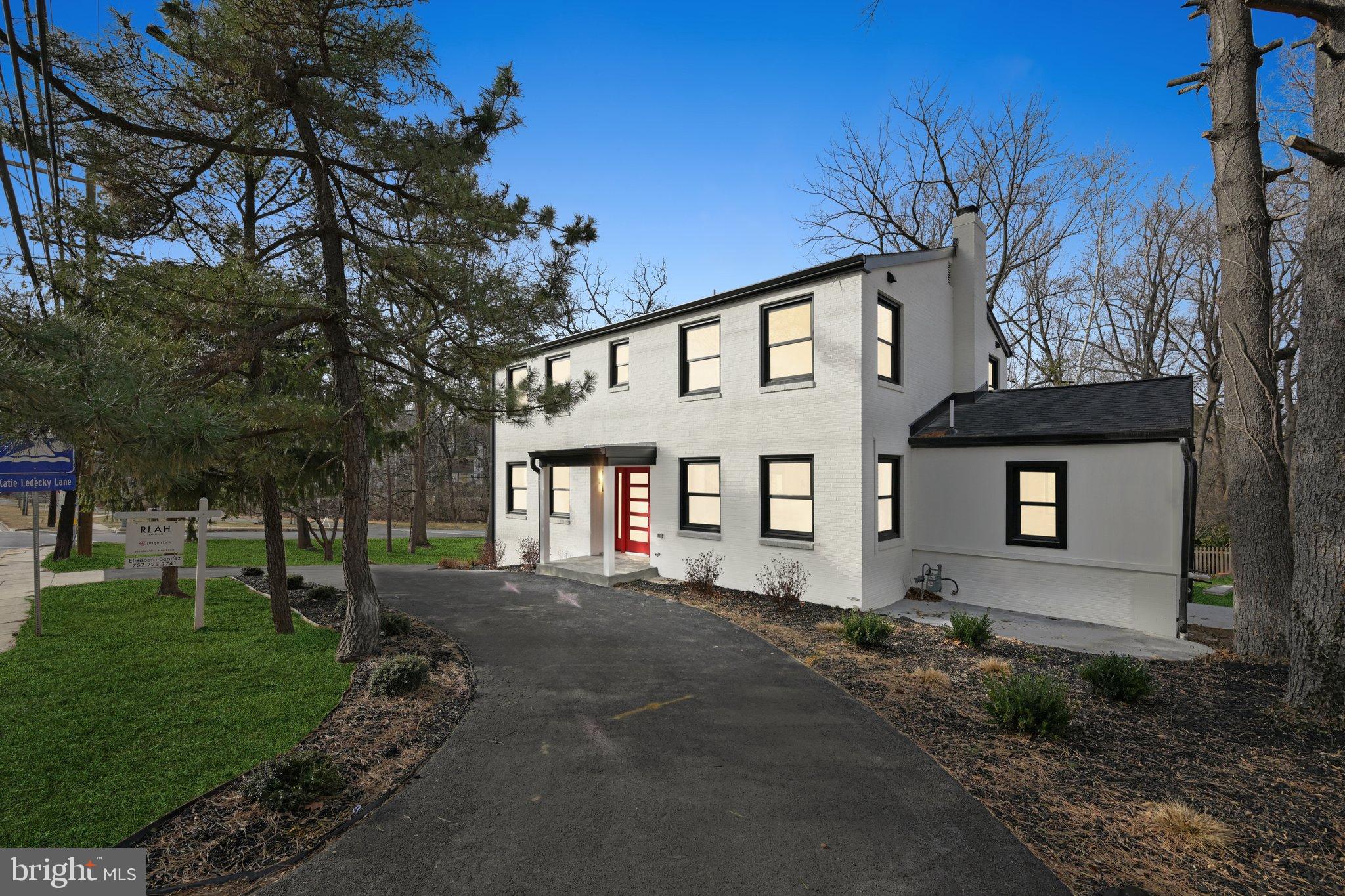 LOCUST HILL ESTATES - Residential