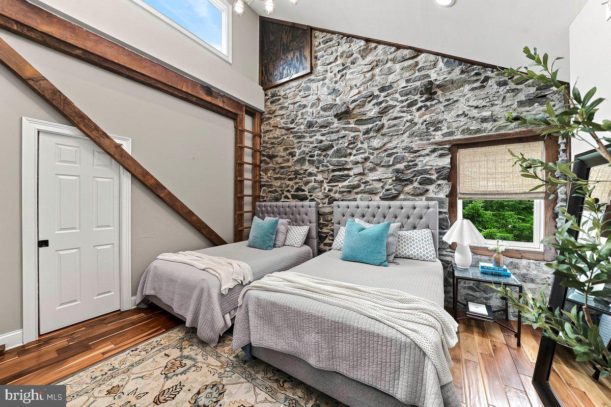 NORTH HILL - Residential