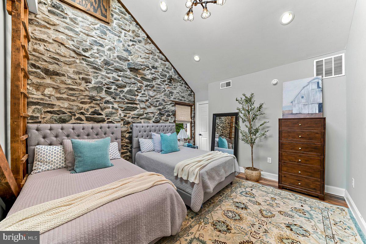 NORTH HILL - Residential