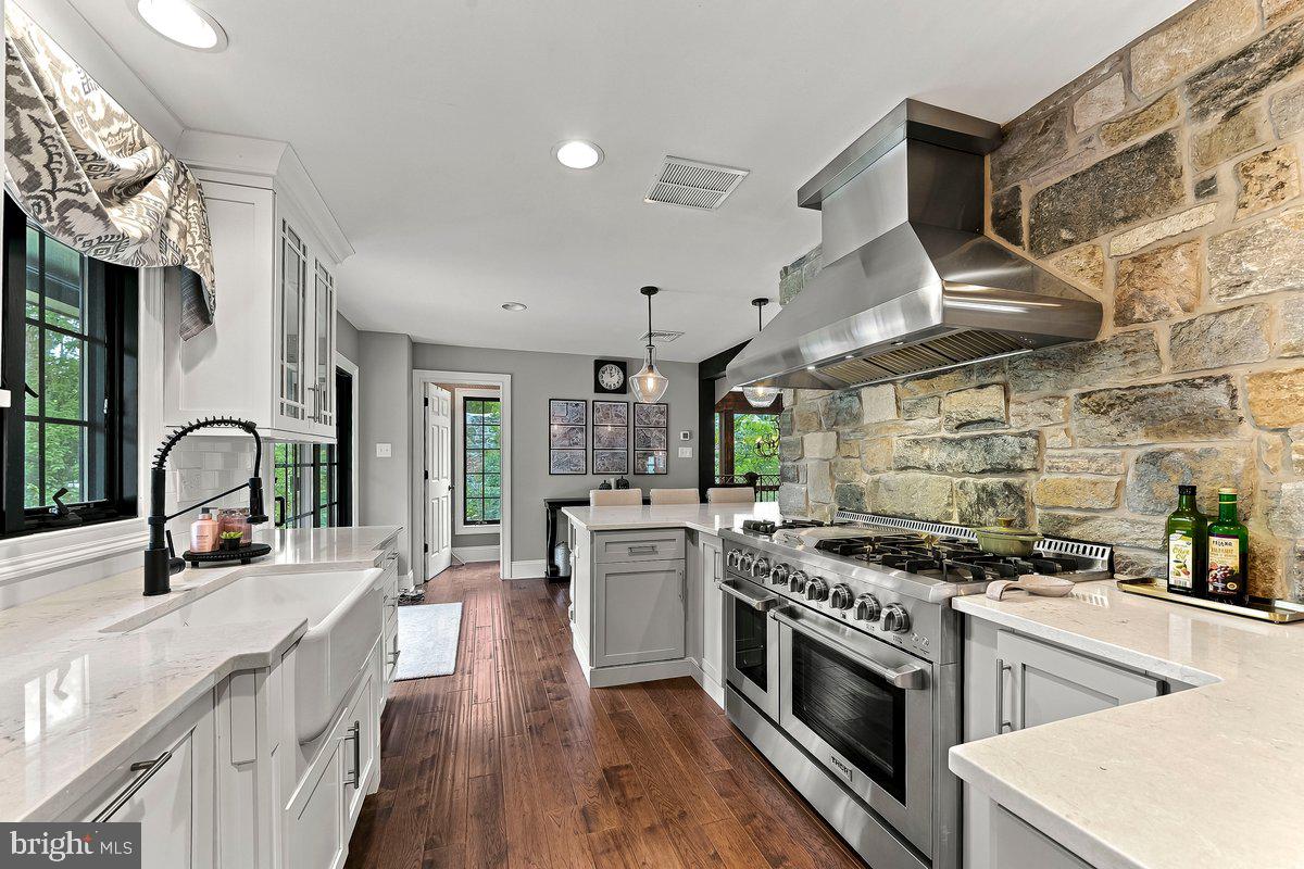 NORTH HILL - Residential