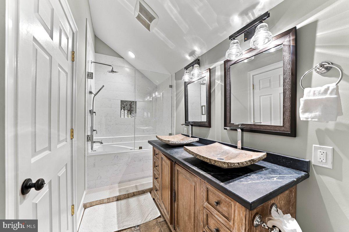 NORTH HILL - Residential