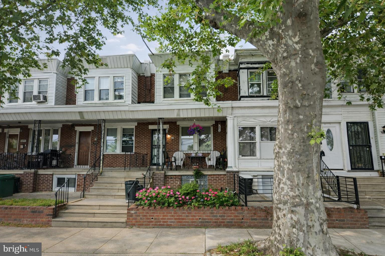 HOLMESBURG - Commercial Sale