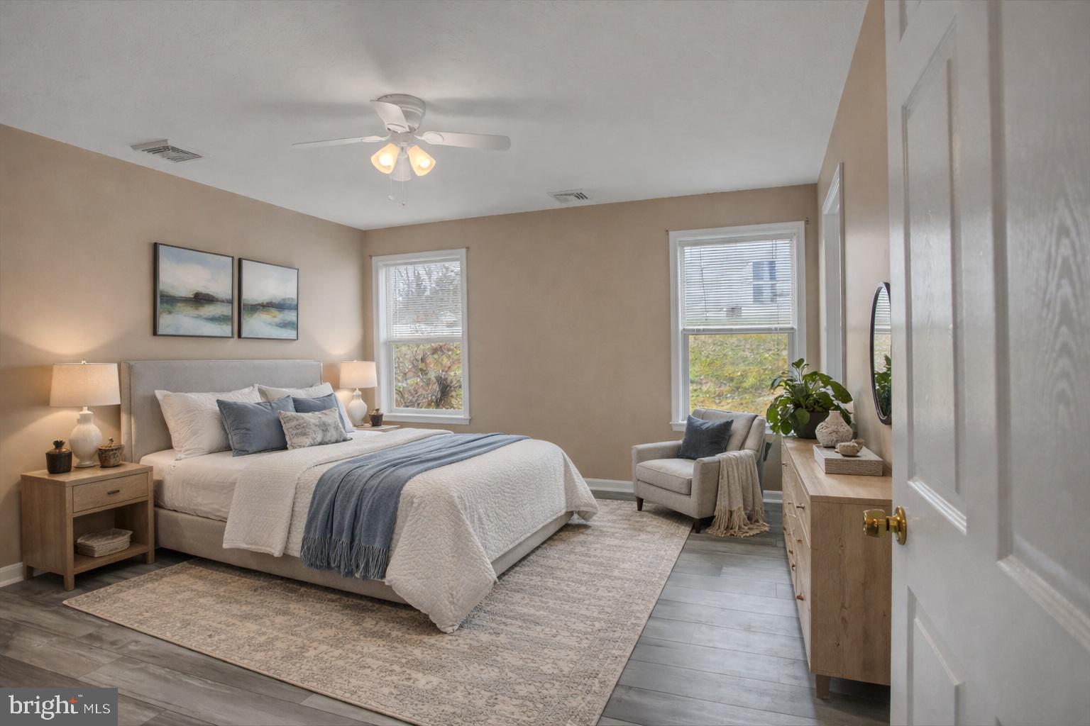COUNTRY MANOR - Residential