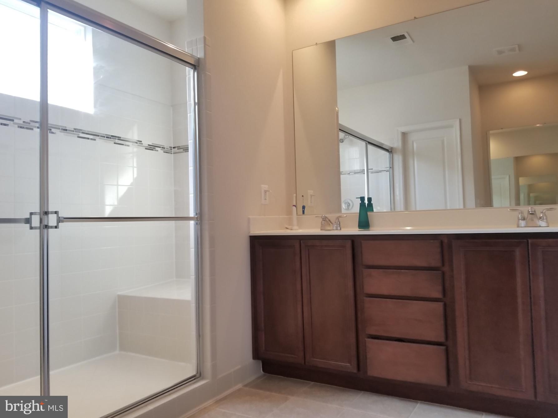 BRAMBLETON LANDBAY - Residential Lease