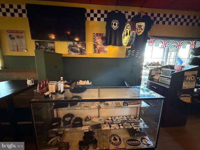 LOGAN SQ - Commercial Sale
