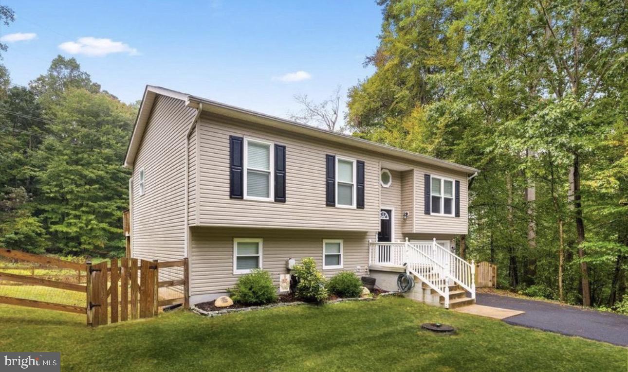 PRESIDENTIAL LAKES - Residential