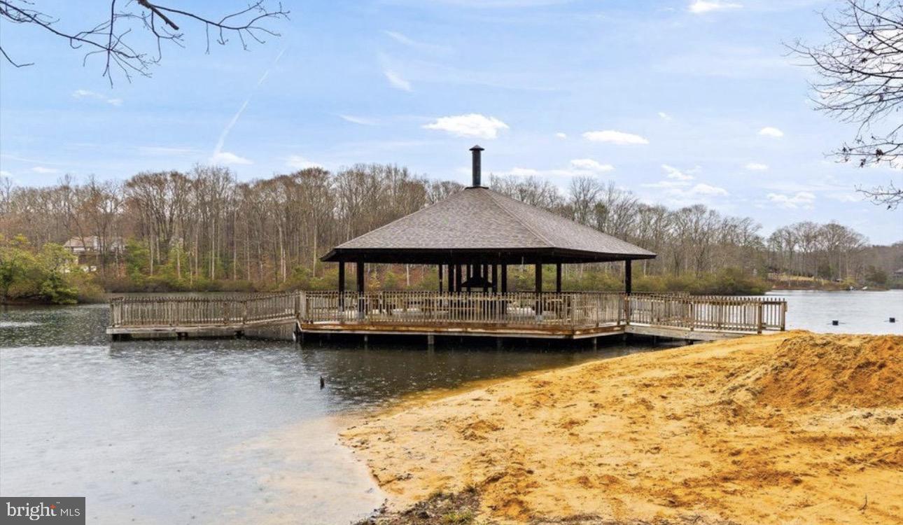 PRESIDENTIAL LAKES - Residential