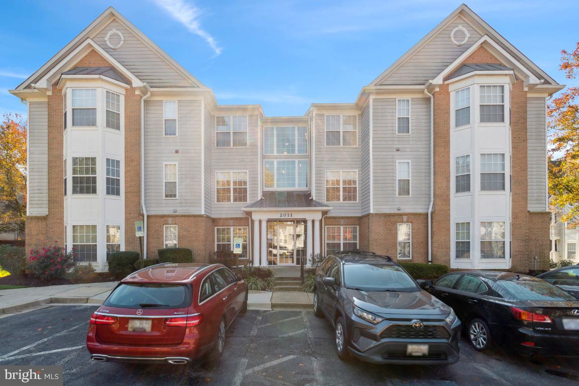 FINANCING FELL THROUGH - BACK ON THE MARKET  Must see condo in Tidewater Colony – this home offers an open floor plan with plenty of natural light, gas fireplace and spacious main bedroom.  Just off the dining area, step outside onto a peaceful balcony overlooking a wooded area.  The community offers a pool, fitness center, tot lots, community center and walking trail.  Great location - close to Route 50 for commuting to DC or Baltimore and minutes from the many shops and restaurants of downtown Annapolis.  Don’t miss this opportunity!