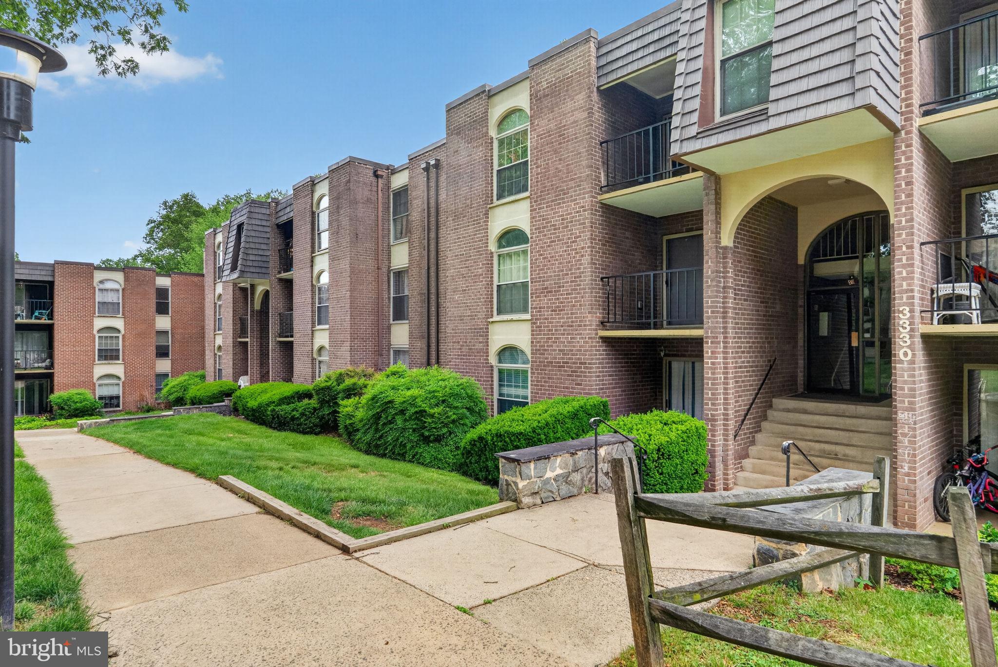 WOODBURN VILLAGE - Residential