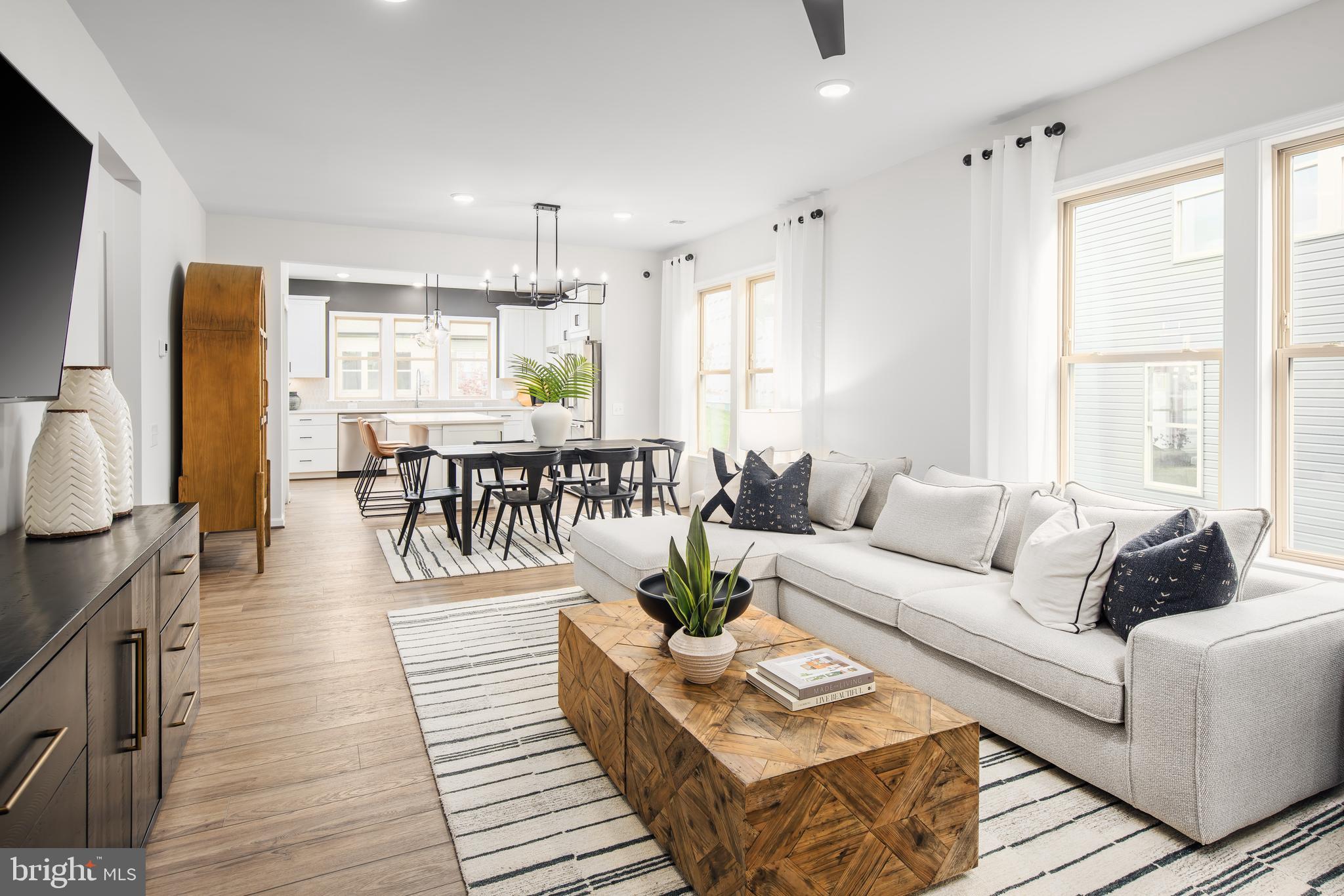 MONTEBELLO - Residential