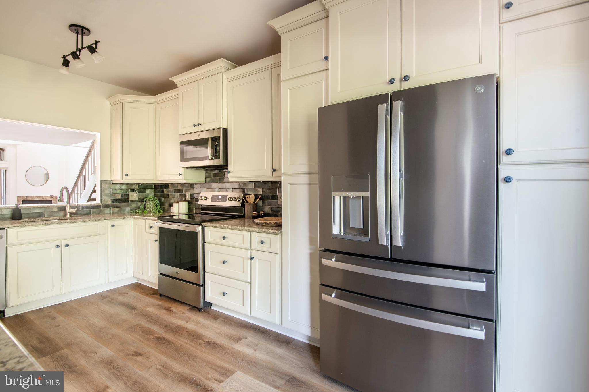 CHESAPEAKE HARBOUR - Residential