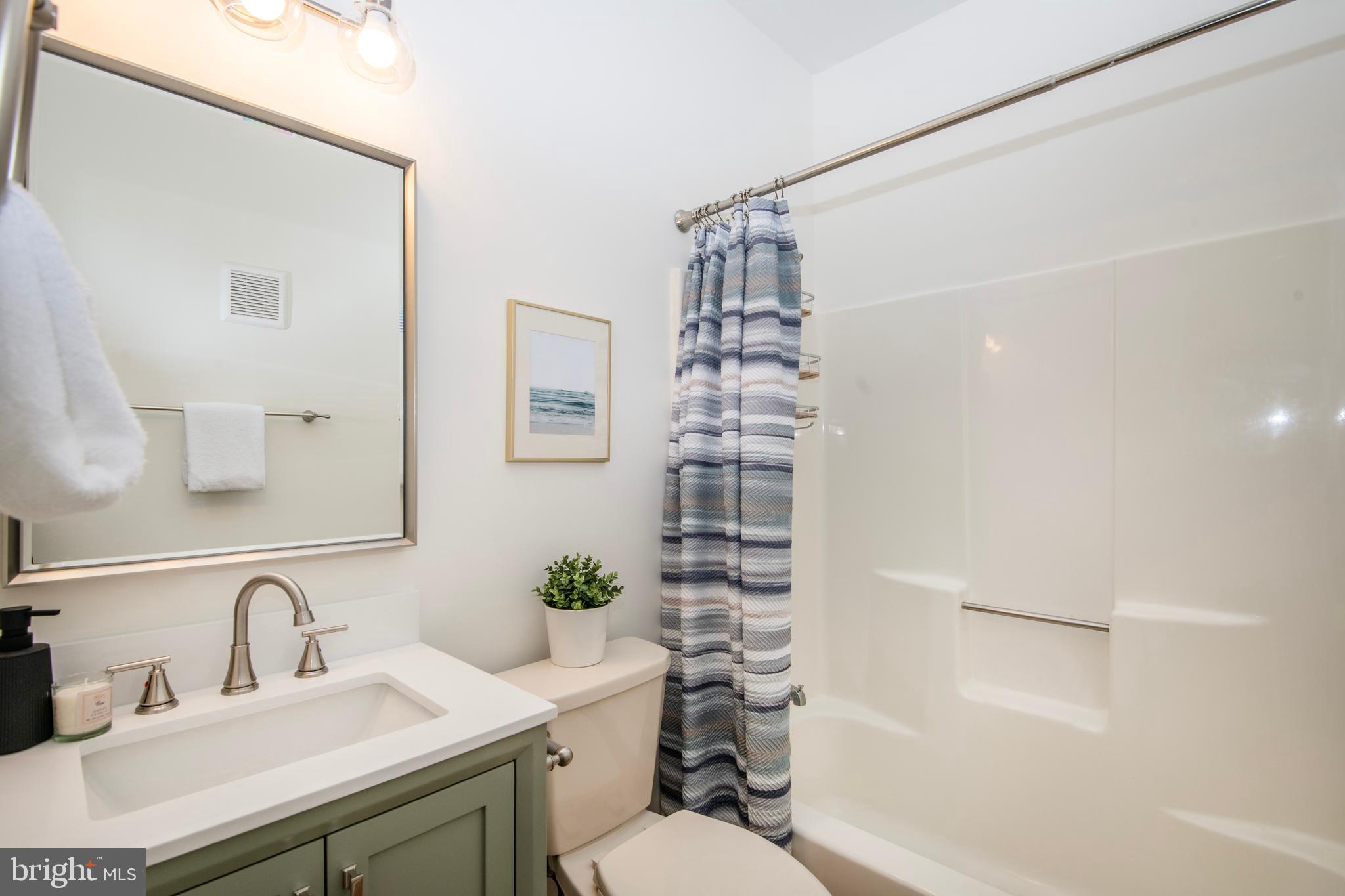 CHESAPEAKE HARBOUR - Residential