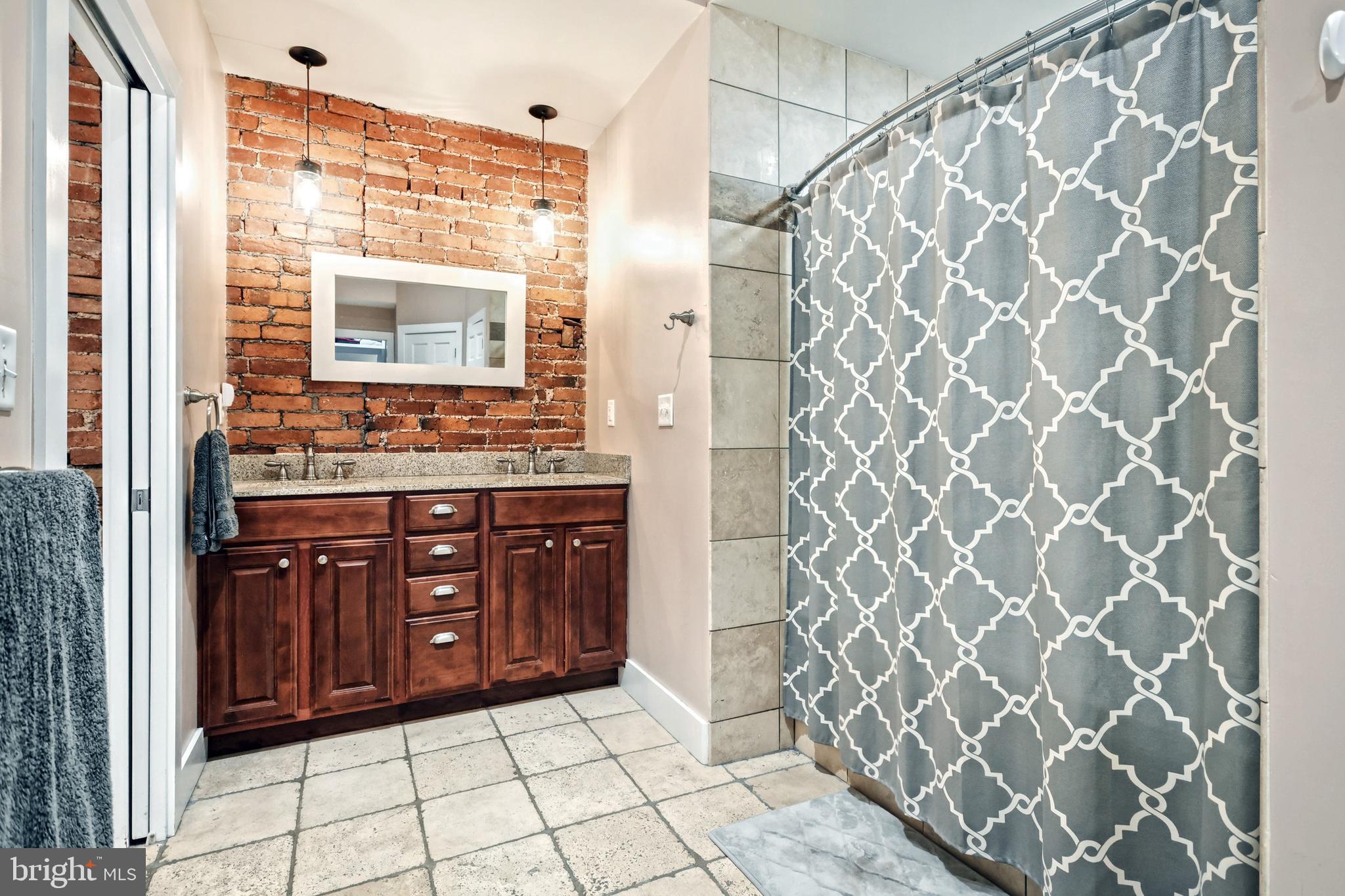 THE LOFTS - Residential
