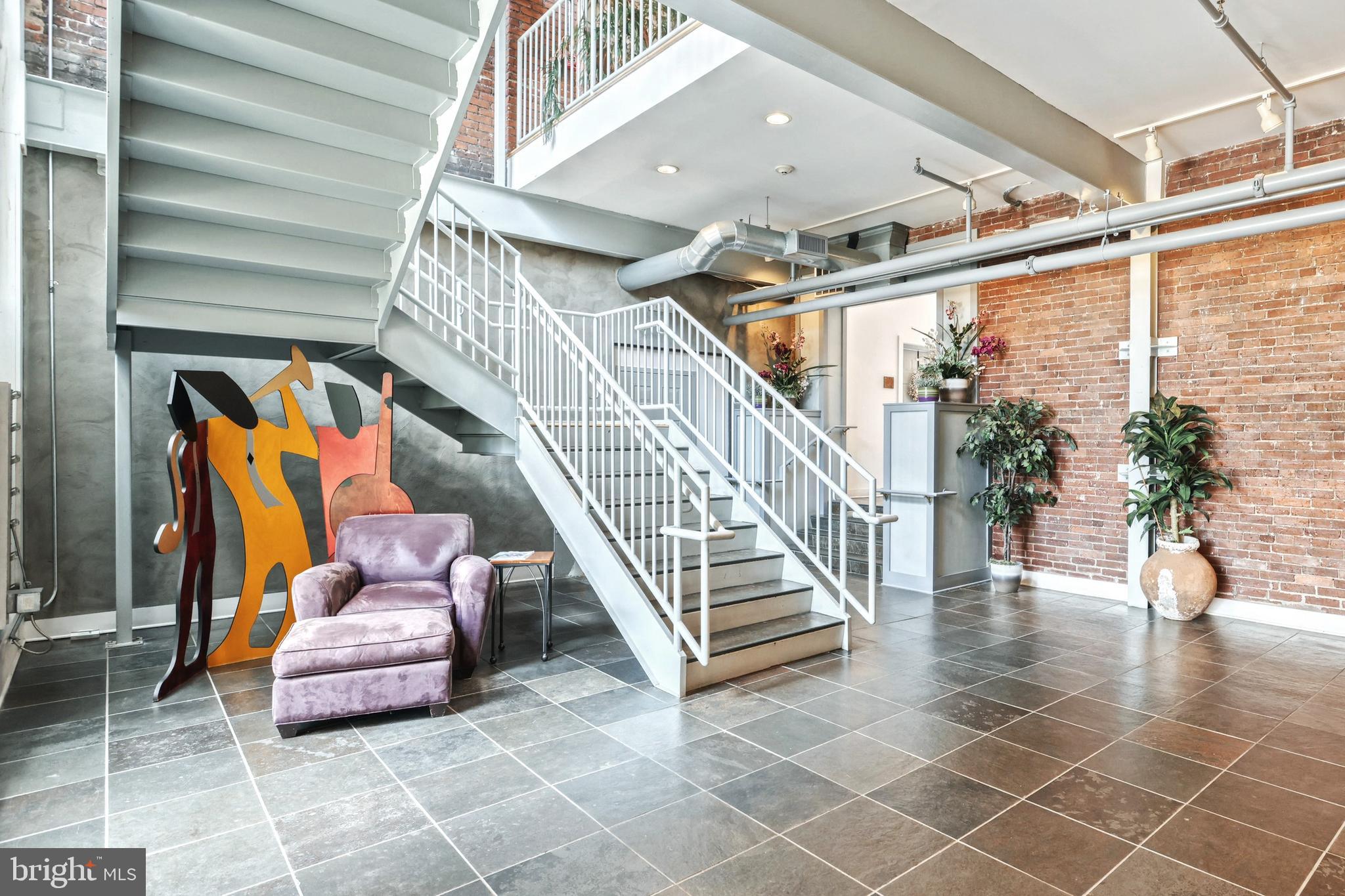 THE LOFTS - Residential