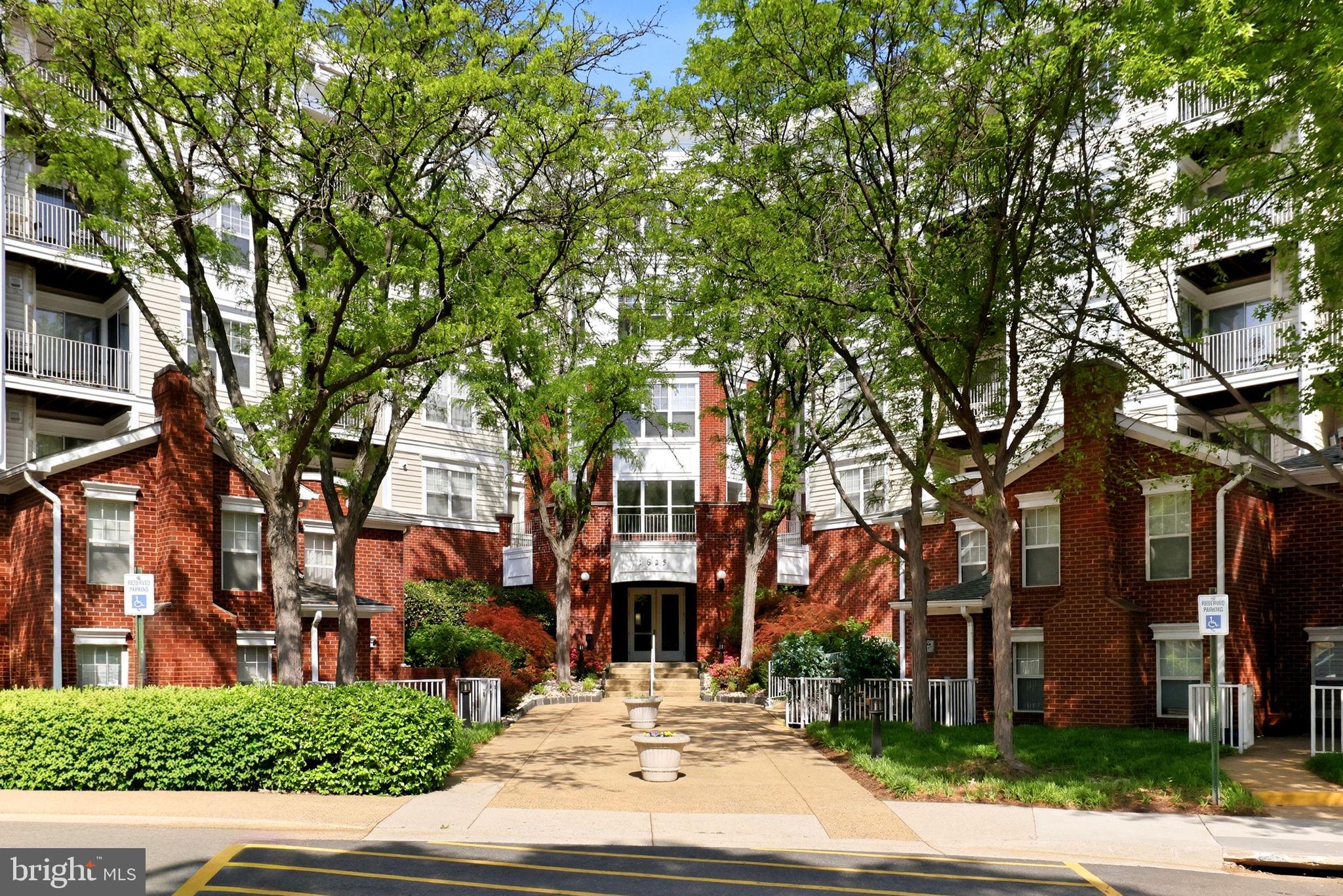 LILLIAN COURT AT TYSONS - Residential