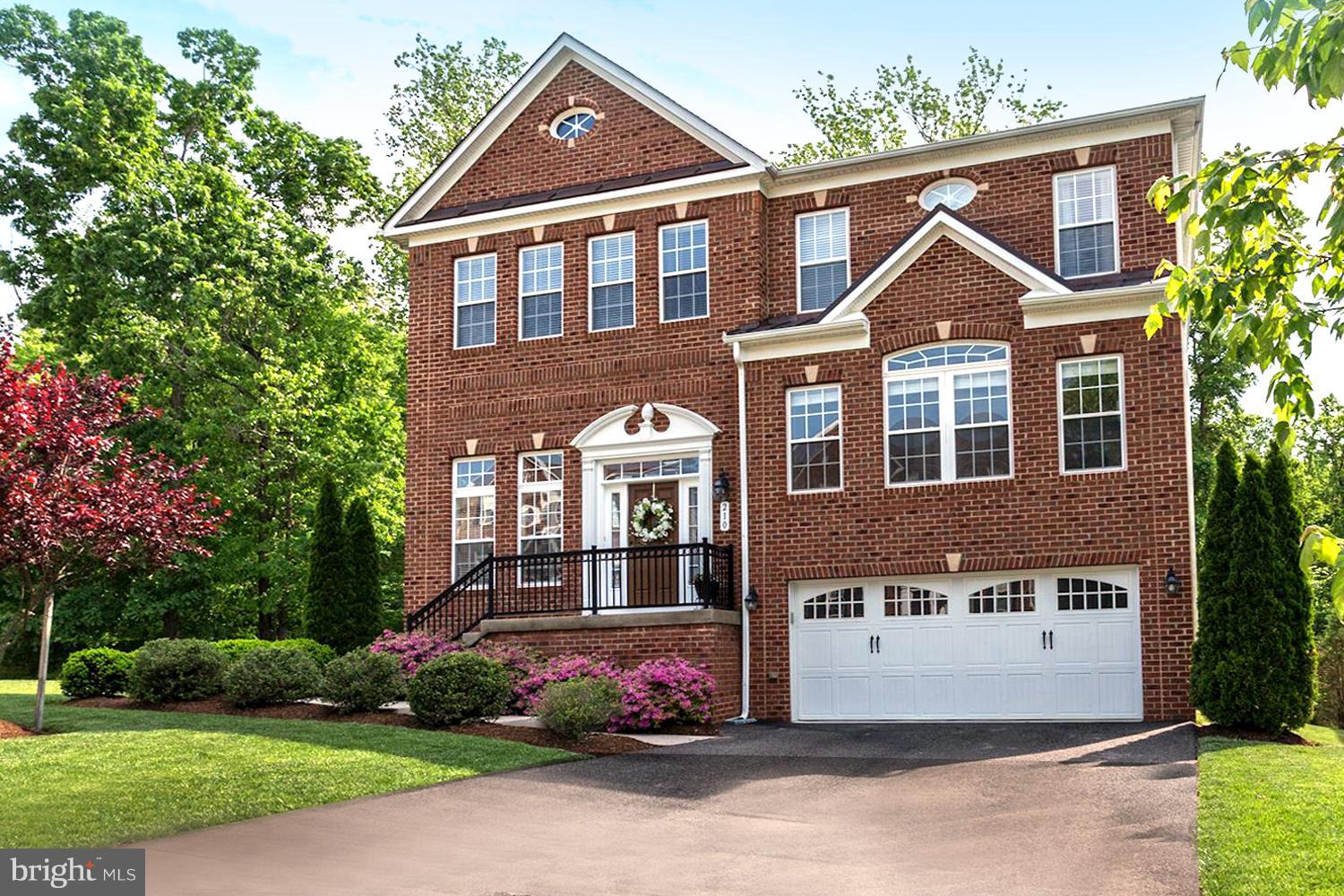 BOWEN MANOR - Residential