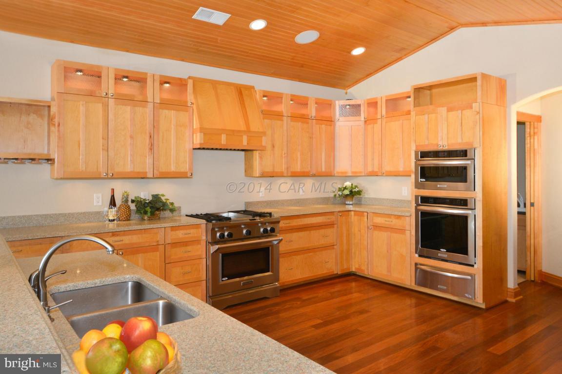 BAY SHORES - Residential