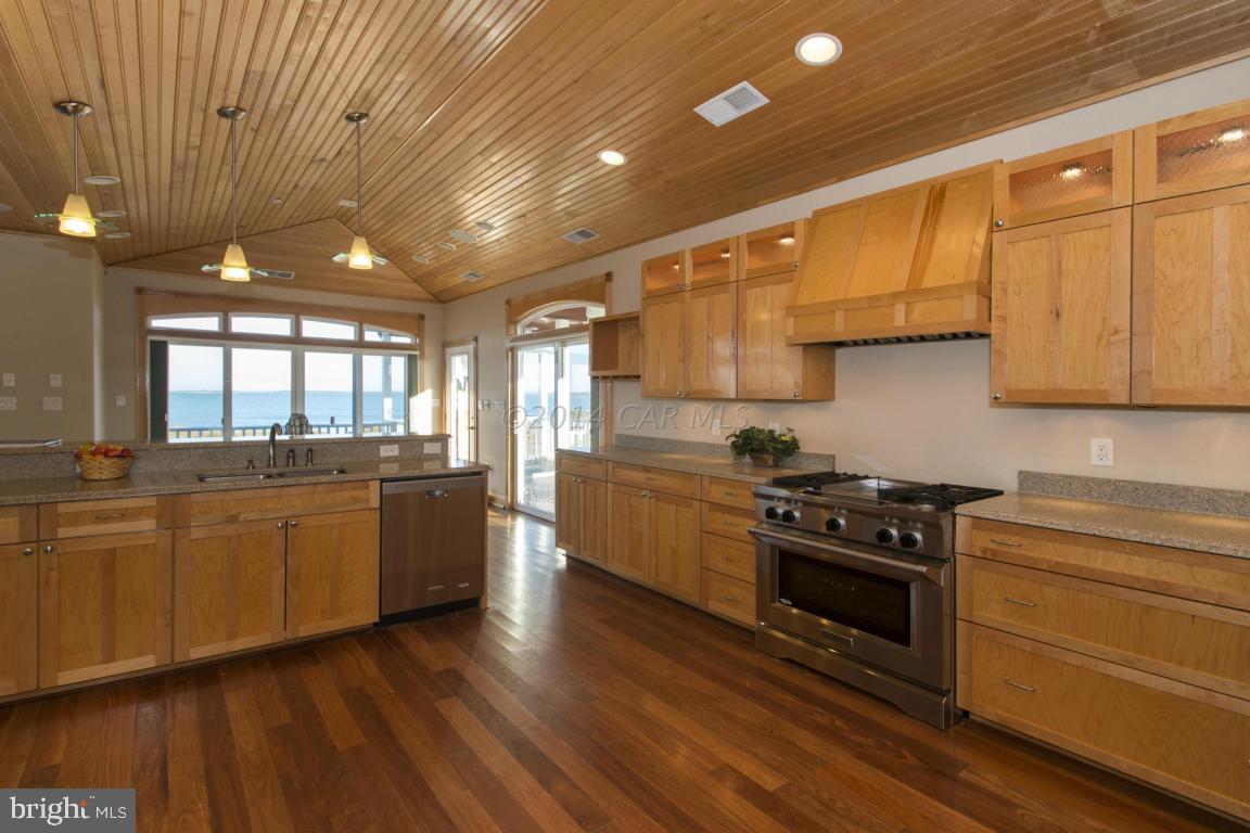 BAY SHORES - Residential