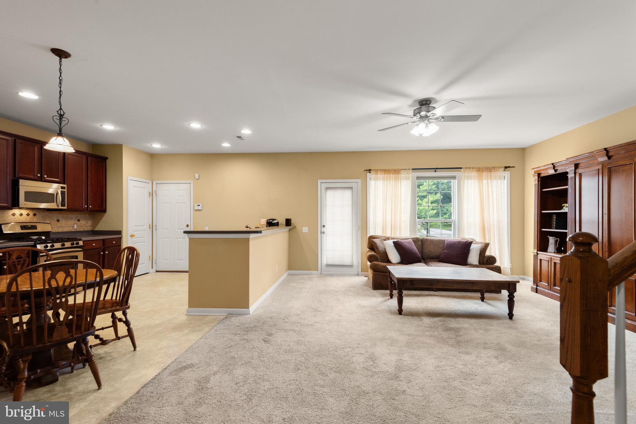 WINDSOR RIDGE - Residential