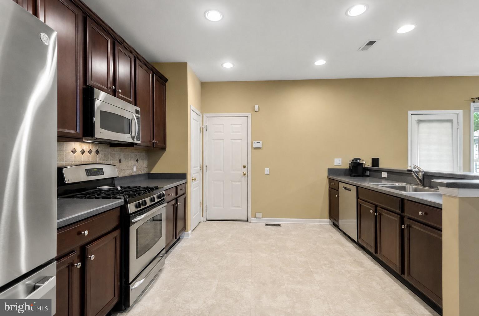 WINDSOR RIDGE - Residential