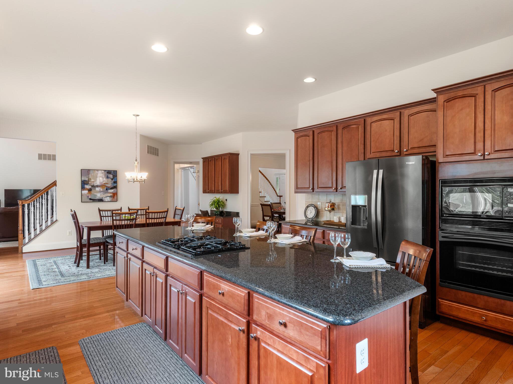 RIVERCREST - Residential
