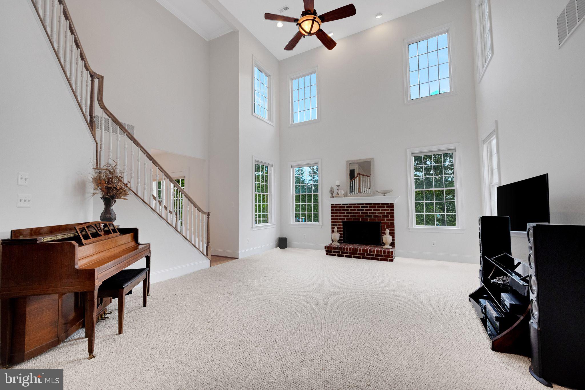 RIVERCREST - Residential