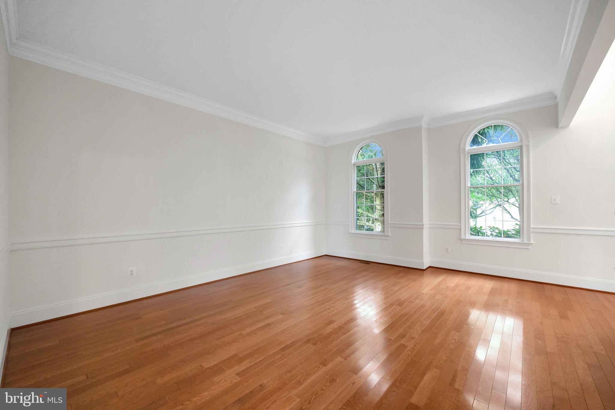 RIVERCREST - Residential