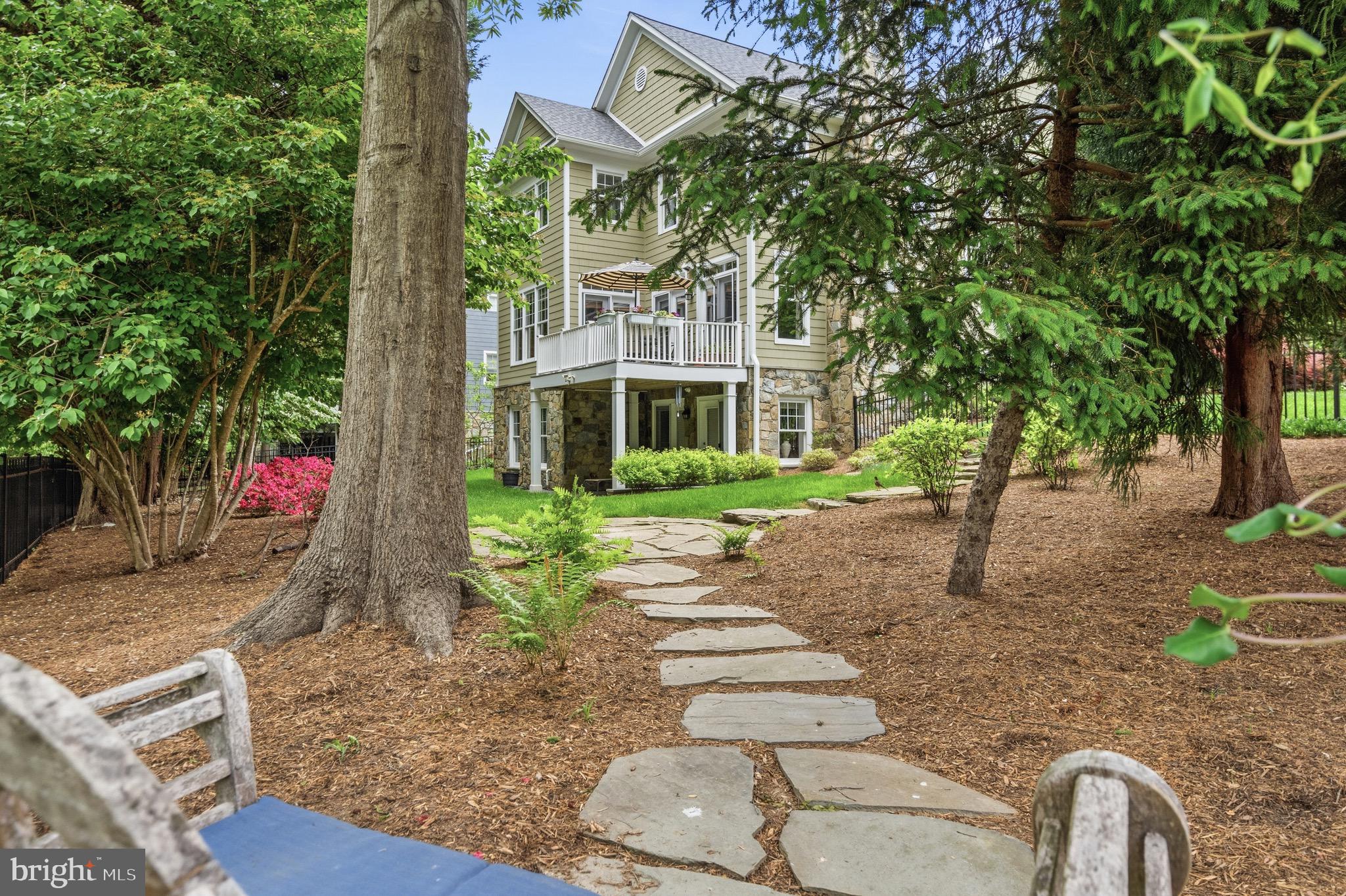 WEST MC LEAN - Residential