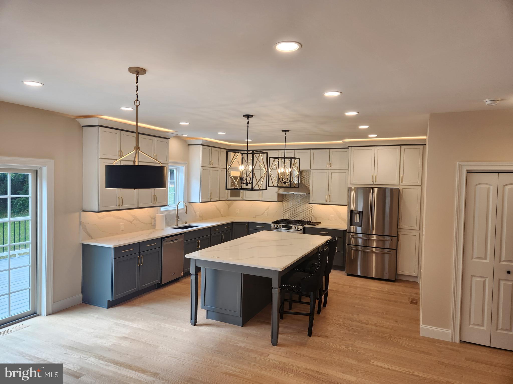 HILLSIDE FARM ESTATES - Residential