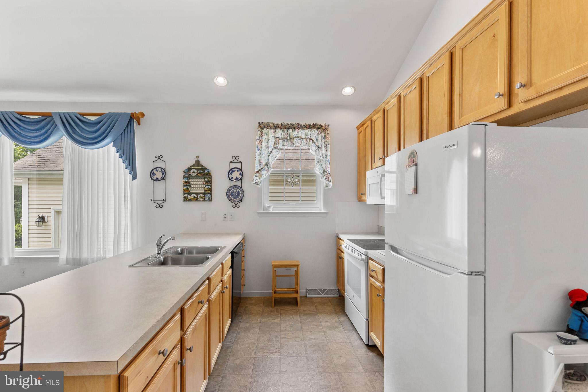 KISSEL HILL COMMONS - Residential