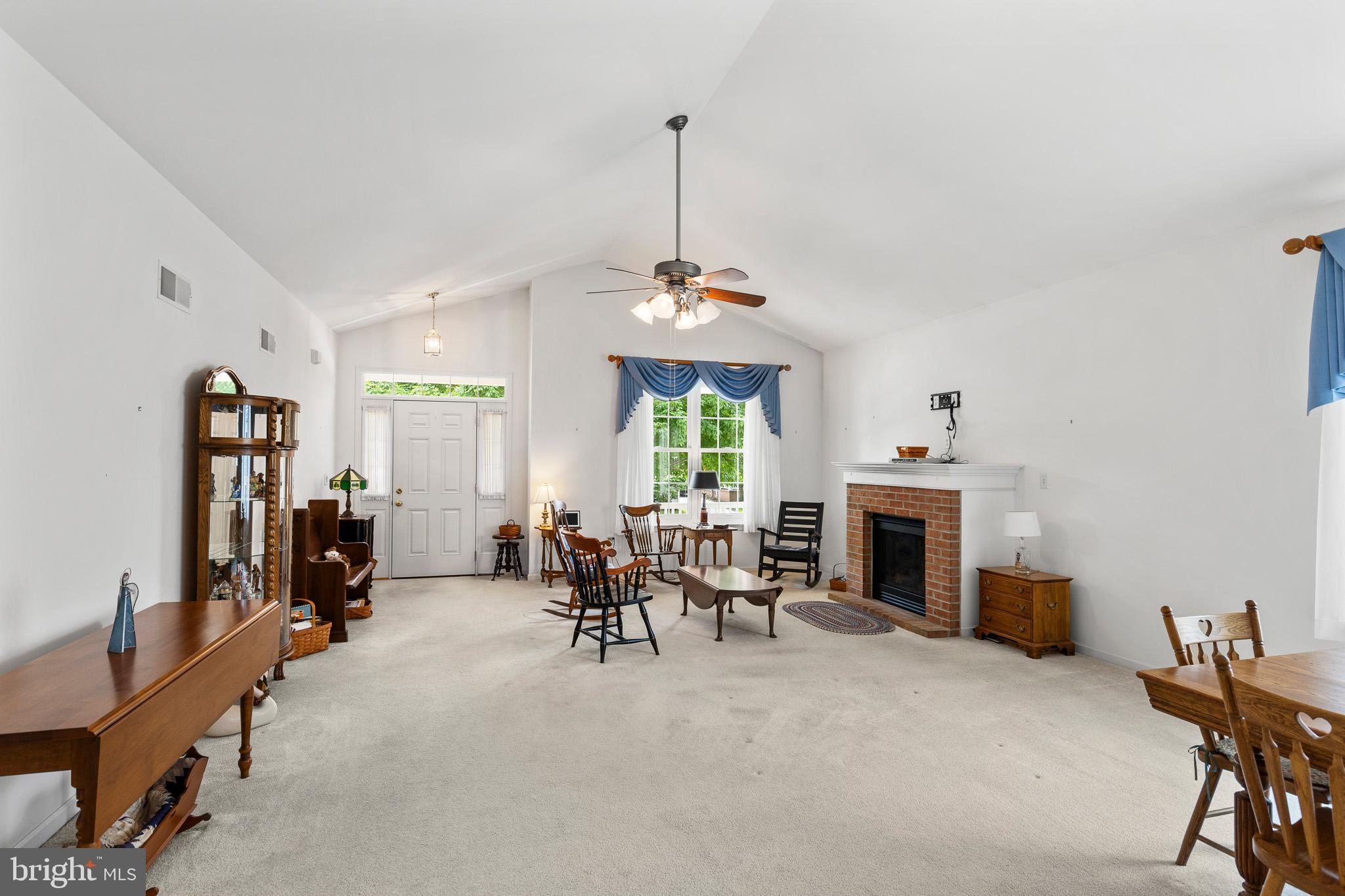 KISSEL HILL COMMONS - Residential