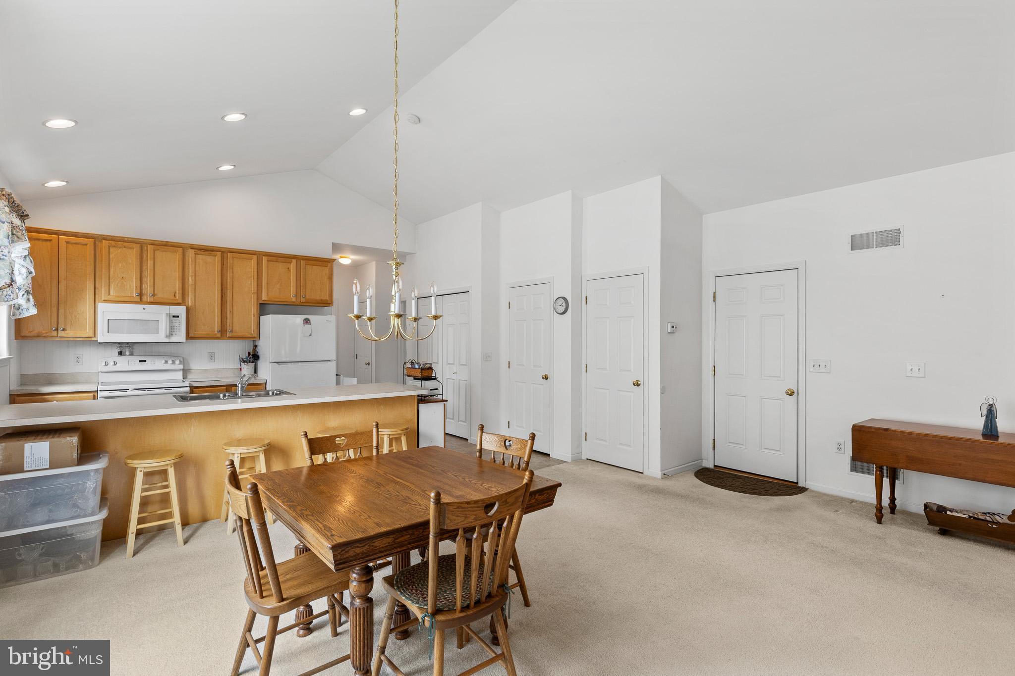 KISSEL HILL COMMONS - Residential