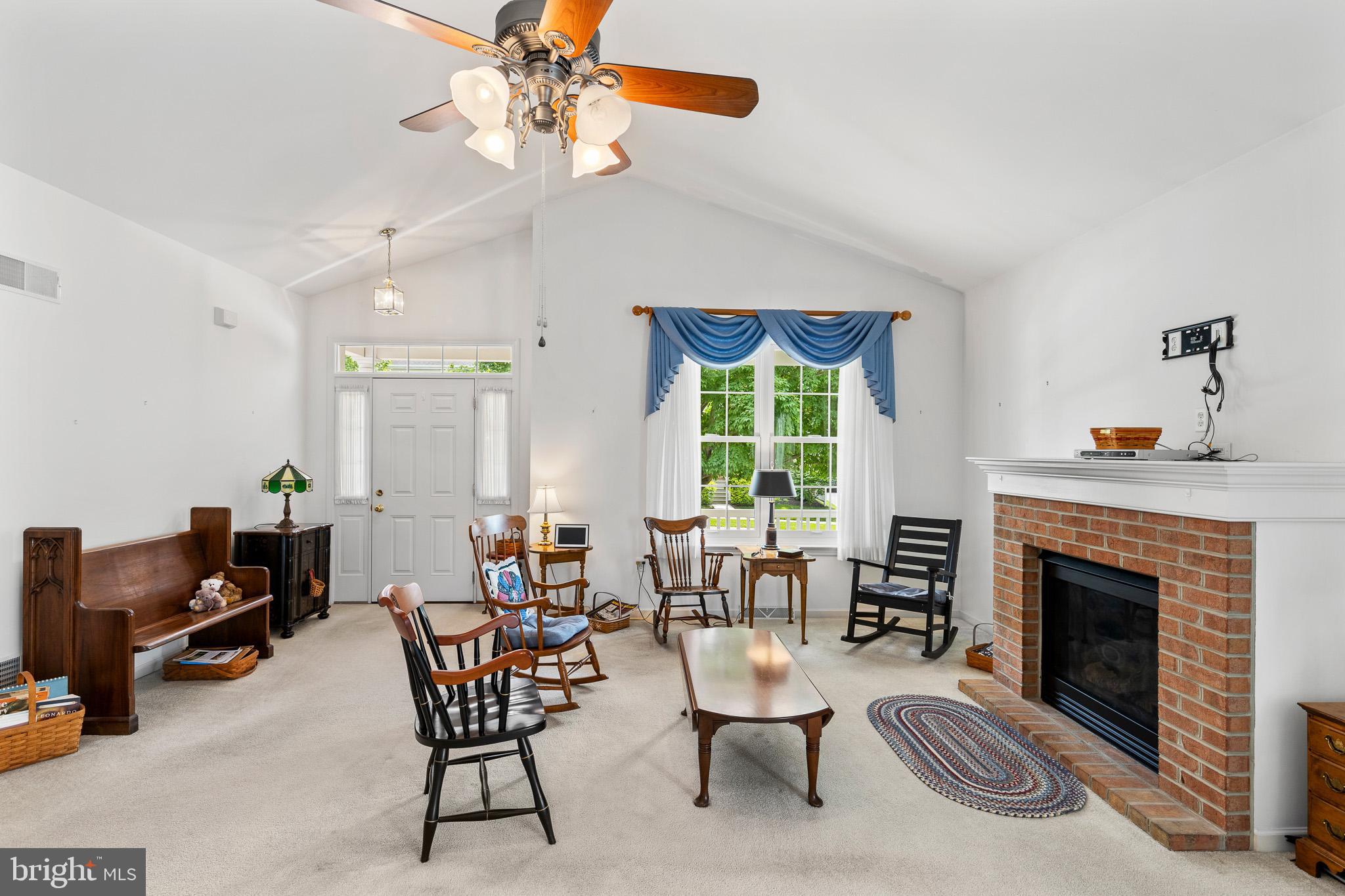 KISSEL HILL COMMONS - Residential