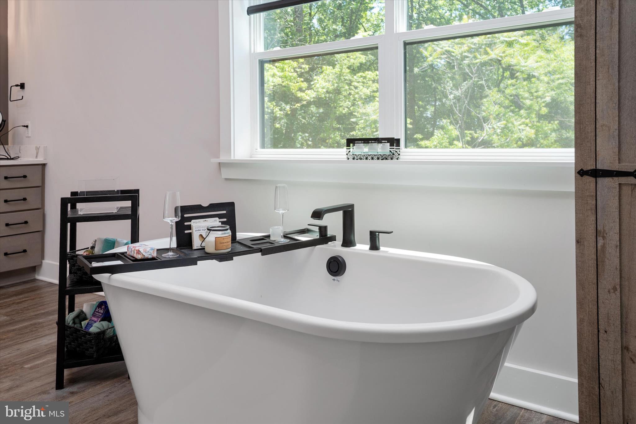 FOREST HILLS - Residential