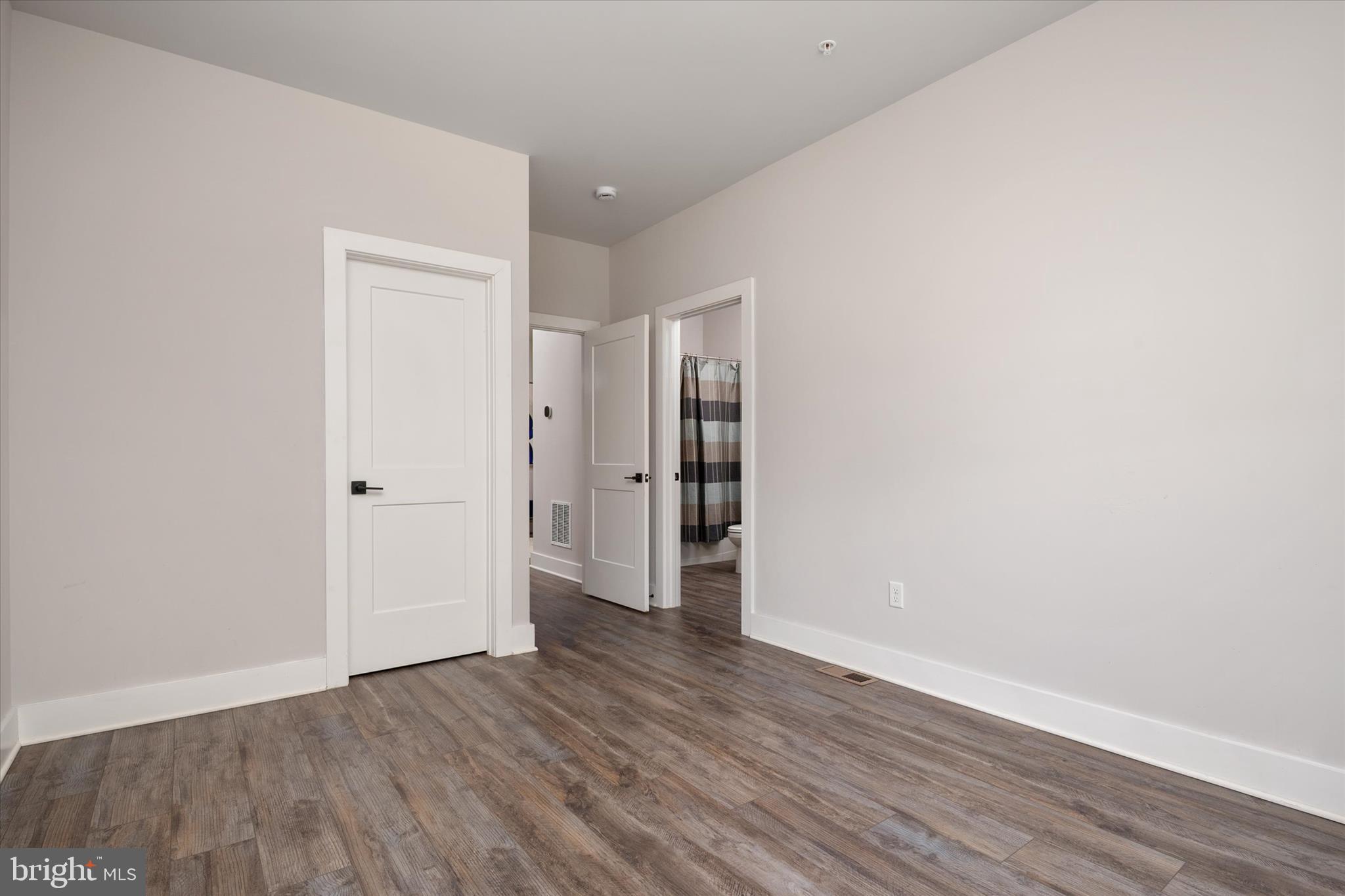 FOREST HILLS - Residential