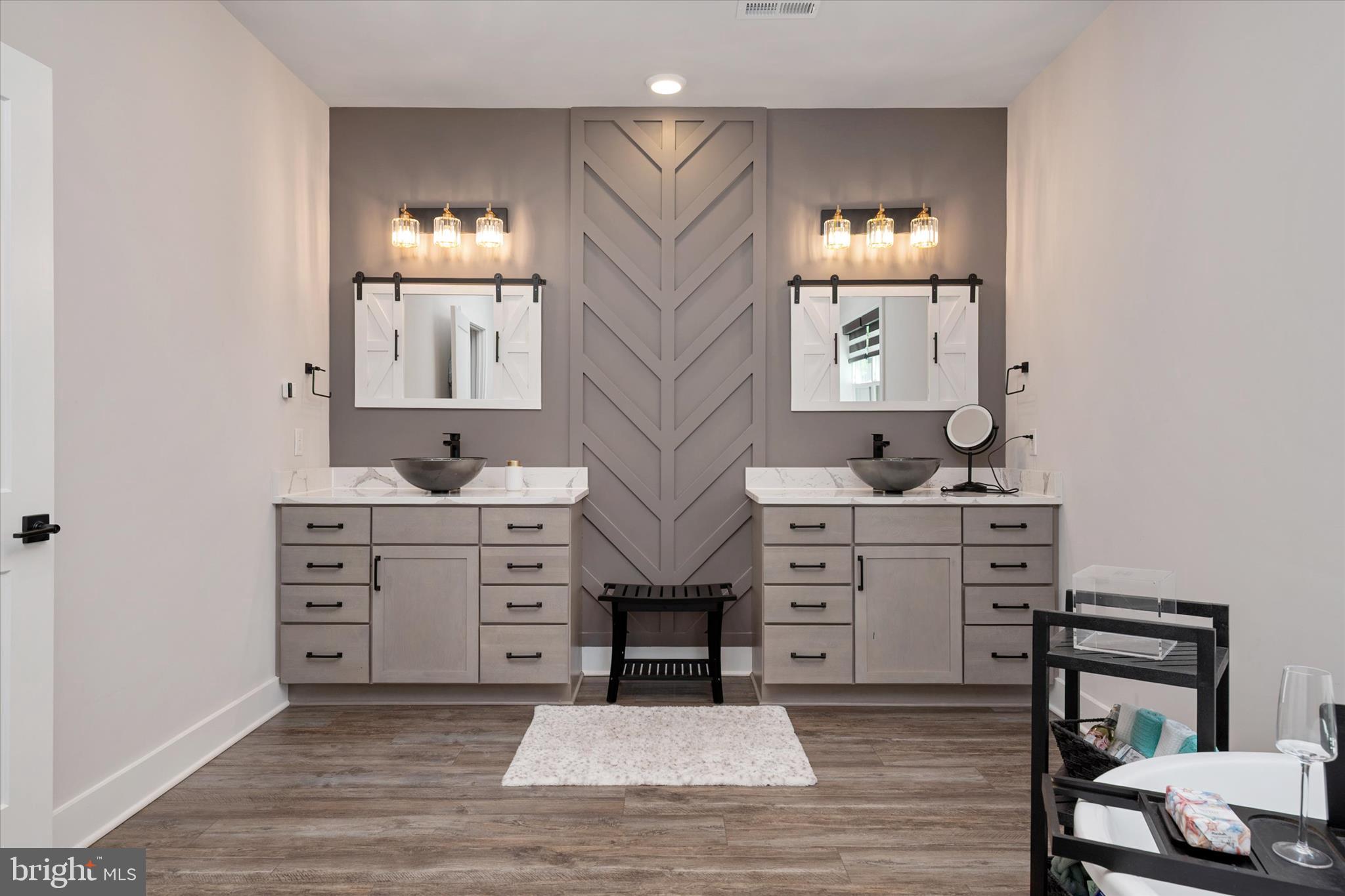 FOREST HILLS - Residential