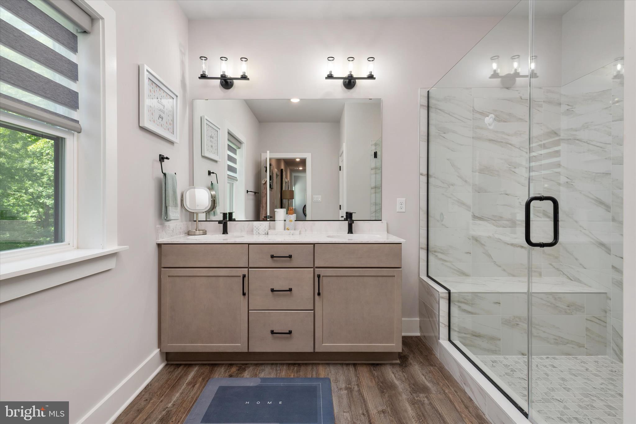 FOREST HILLS - Residential