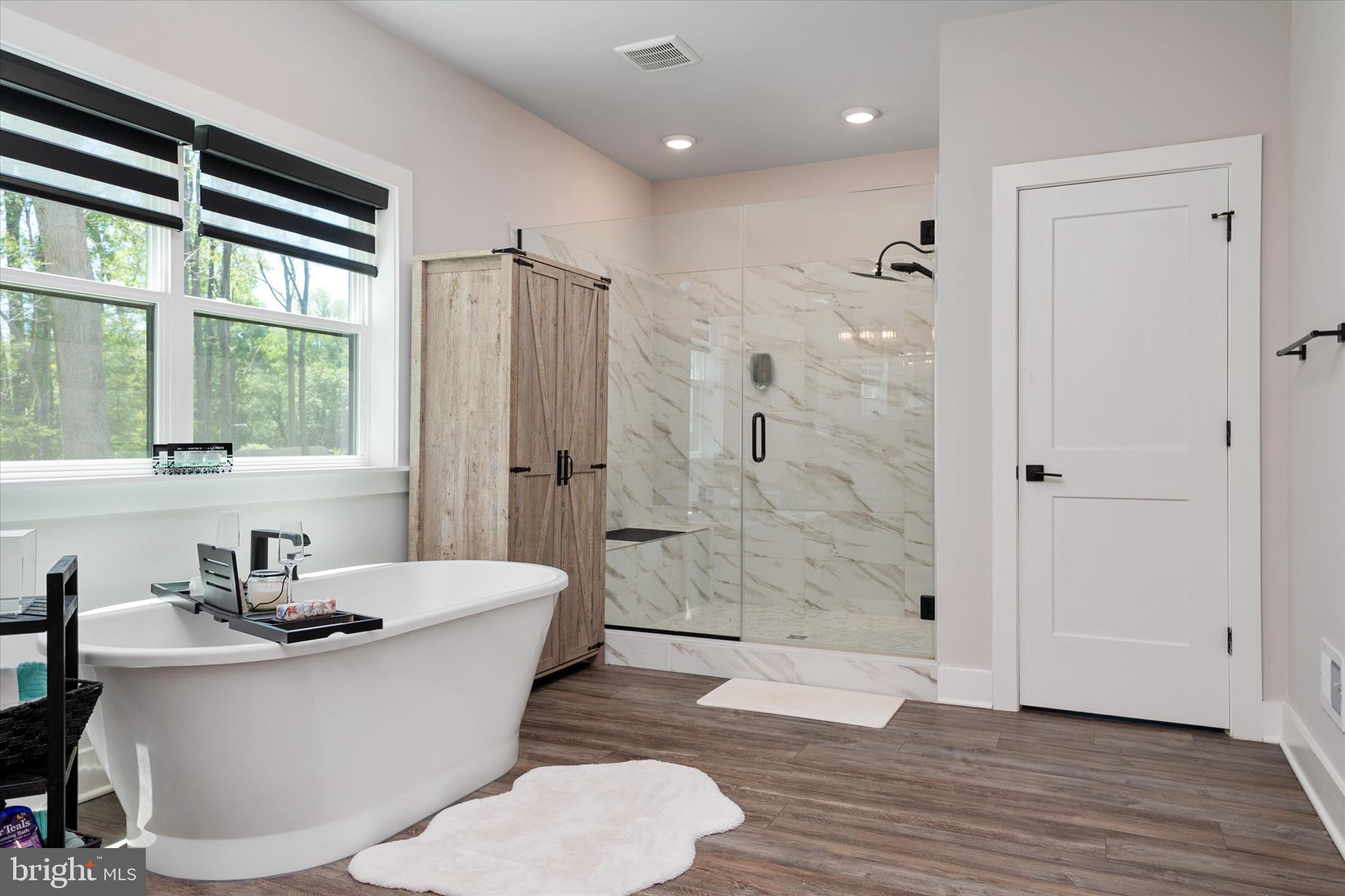 FOREST HILLS - Residential