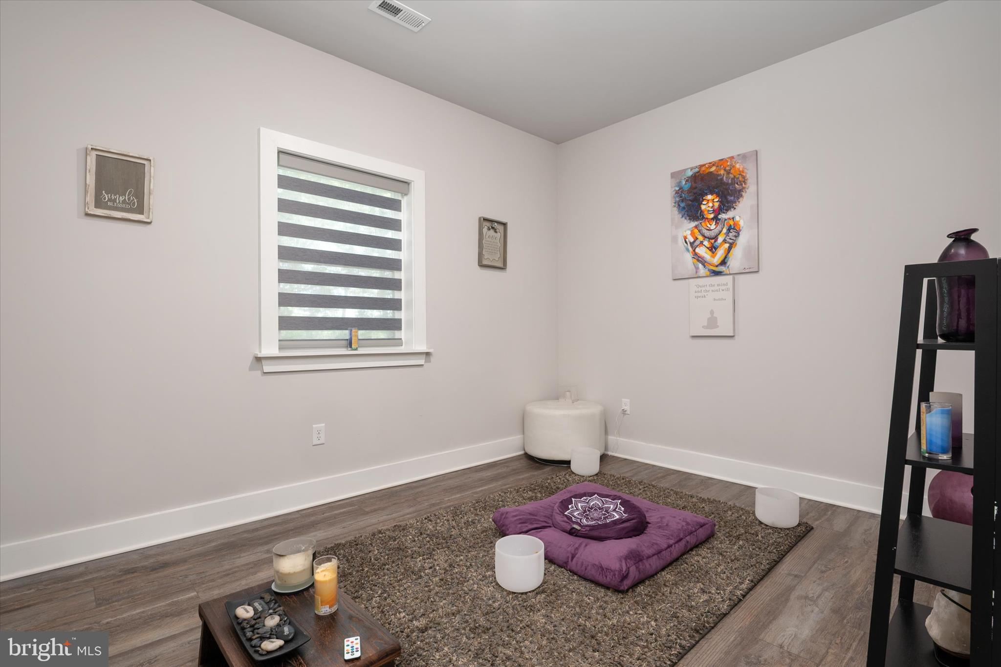 FOREST HILLS - Residential