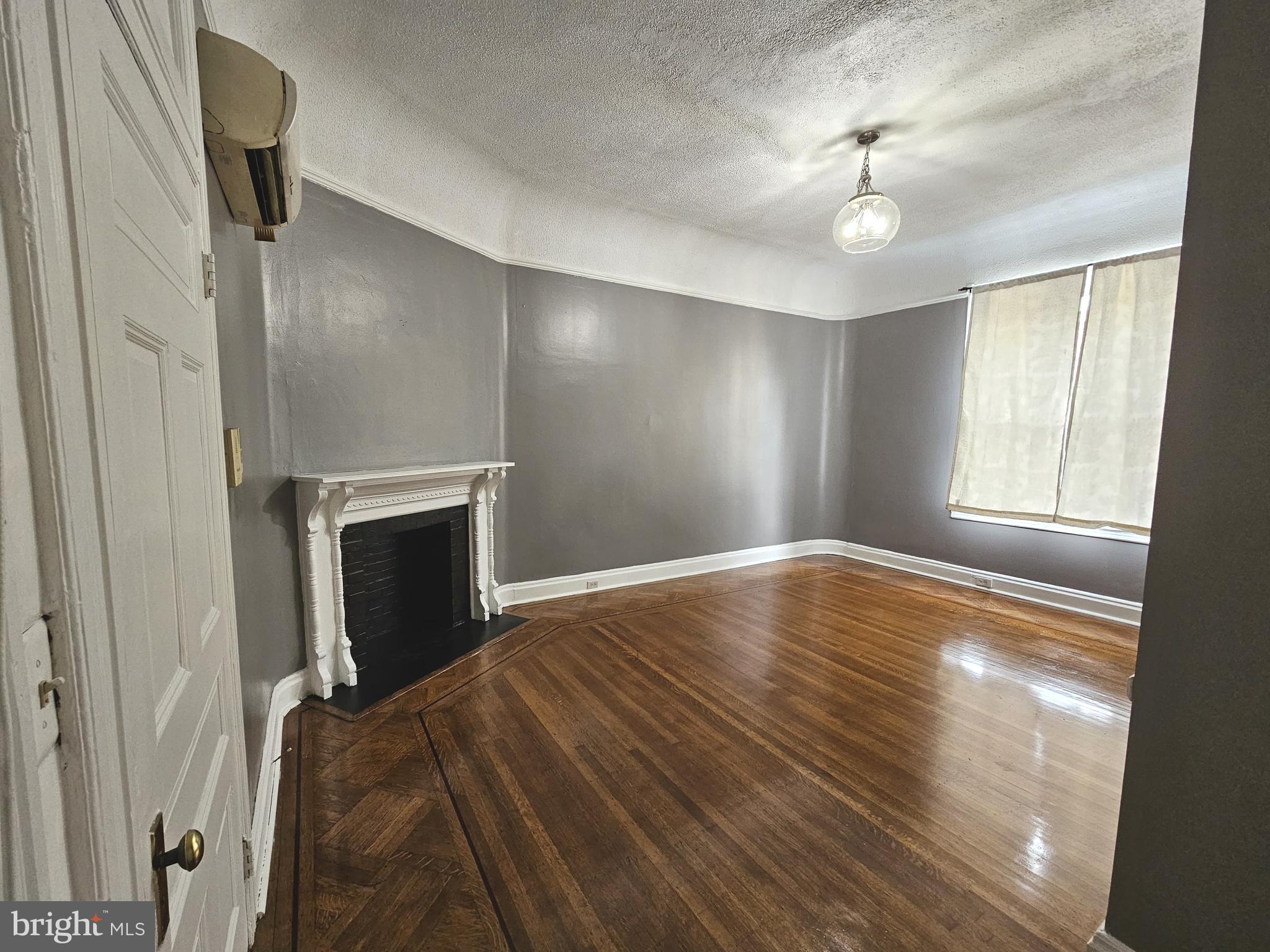 MOUNT VERNON PLACE HISTORIC DISTRICT - Residential Lease